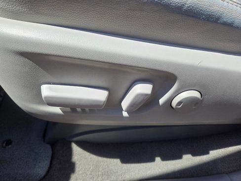 Used 2012 Toyota Sienna XLE w/ Premium Pkg image 35