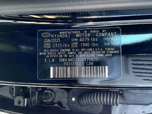 Used 2025 Hyundai Elantra SEL image 16