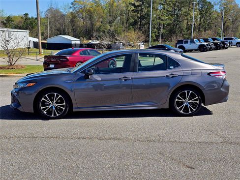 Used 2020 Toyota Camry SE FWD image 13