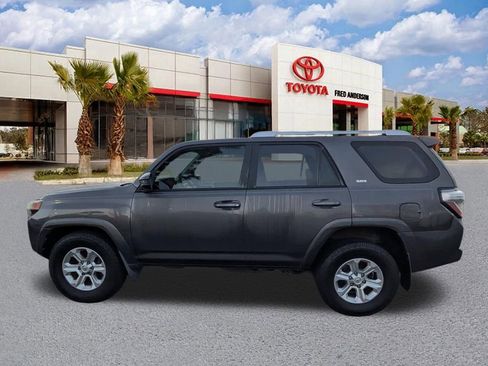 Used 2018 Toyota 4Runner SR5 image 8