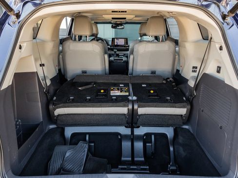 Used 2021 Toyota Sienna XLE w/ XLE Plus Package AWD/4WD image 34