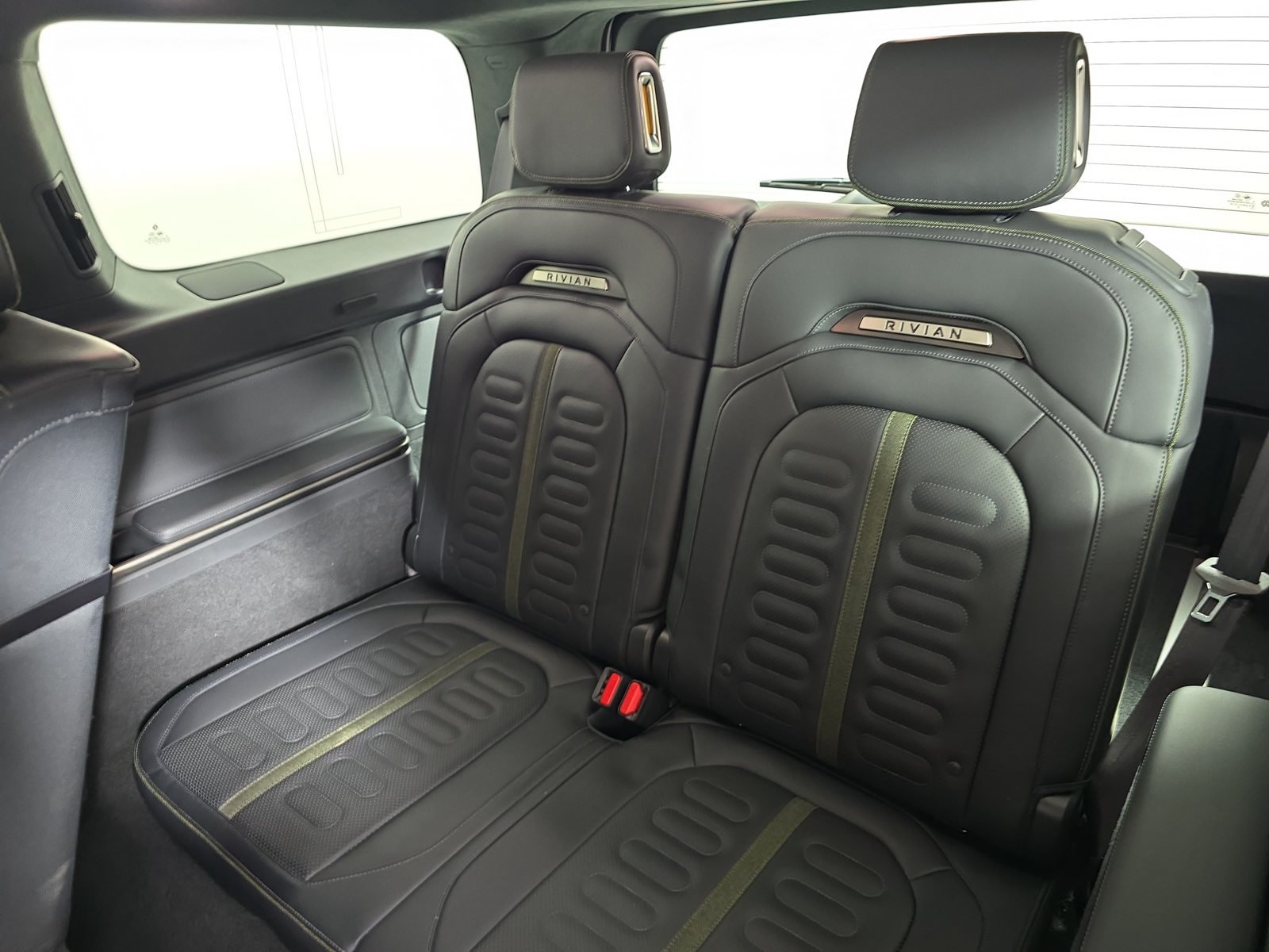 Used 2024 Rivian R1S Adventure Quad AWD/4WD image 22
