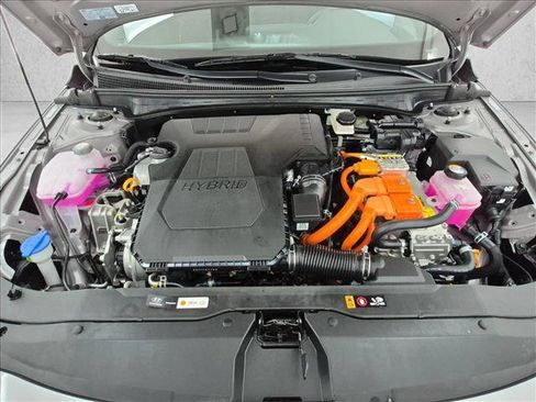 Certified 2025 Hyundai Elantra SEL FWD image 25