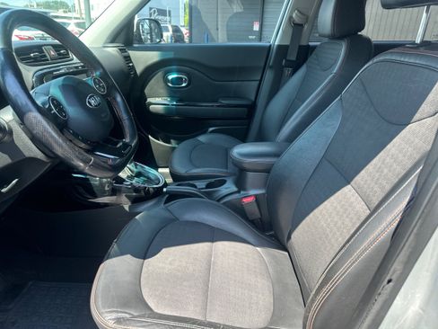 Used 2017 Kia Soul ! w/ Tech Package FWD image 9