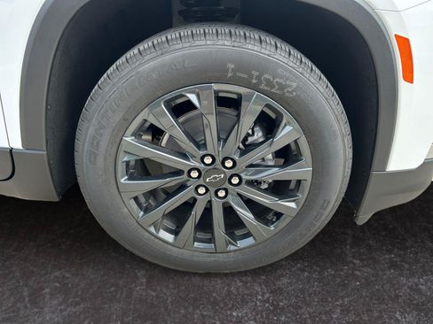 Used 2023 Chevrolet Traverse RS AWD/4WD image 29