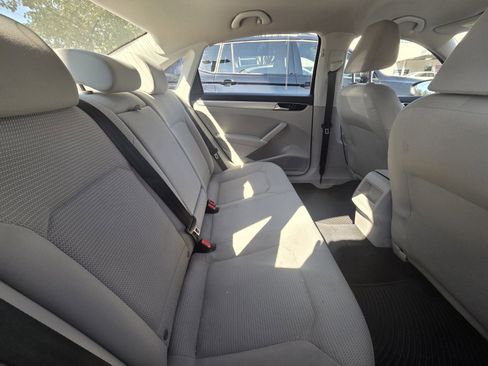 Used 2016 Volkswagen Passat 1.8T S image 7