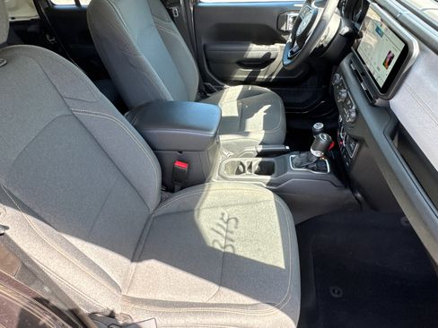 Used 2025 Jeep Wrangler Unlimited Sport S 4xe AWD/4WD image 15