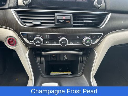 Used 2018 Honda Accord Touring image 15