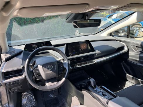 Used 2024 Toyota Prius LE image 33