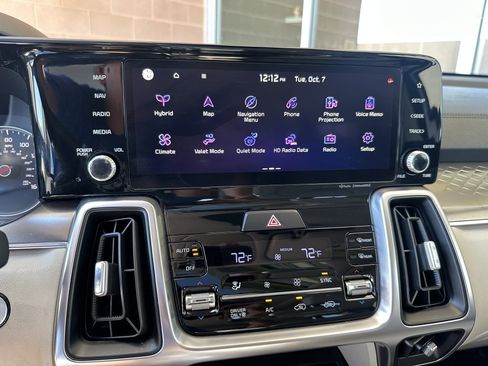 Used 2023 Kia Sorento EX w/ Panoramic Sunroof Package image 18