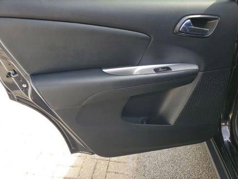 Used 2018 Dodge Journey SE w/ Blacktop Package image 30