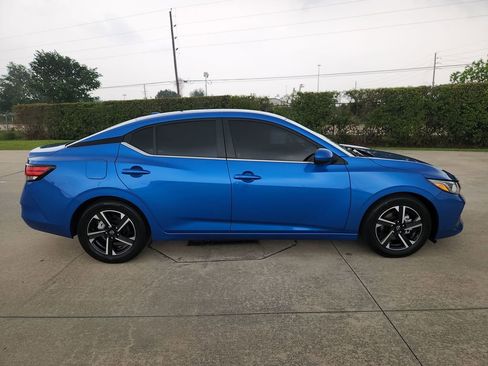 Used 2023 Nissan Sentra SV w/ All-Weather Package FWD image 4