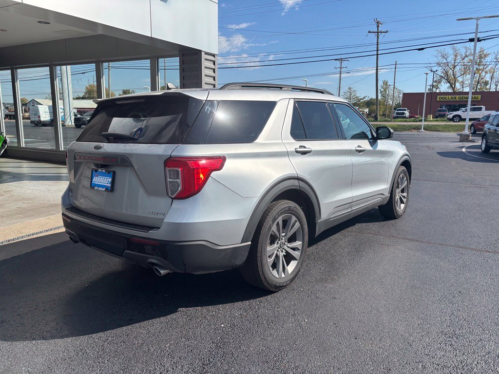 Used 2021 Ford Explorer XLT w/ Equipment Group 202A AWD/4WD image 5