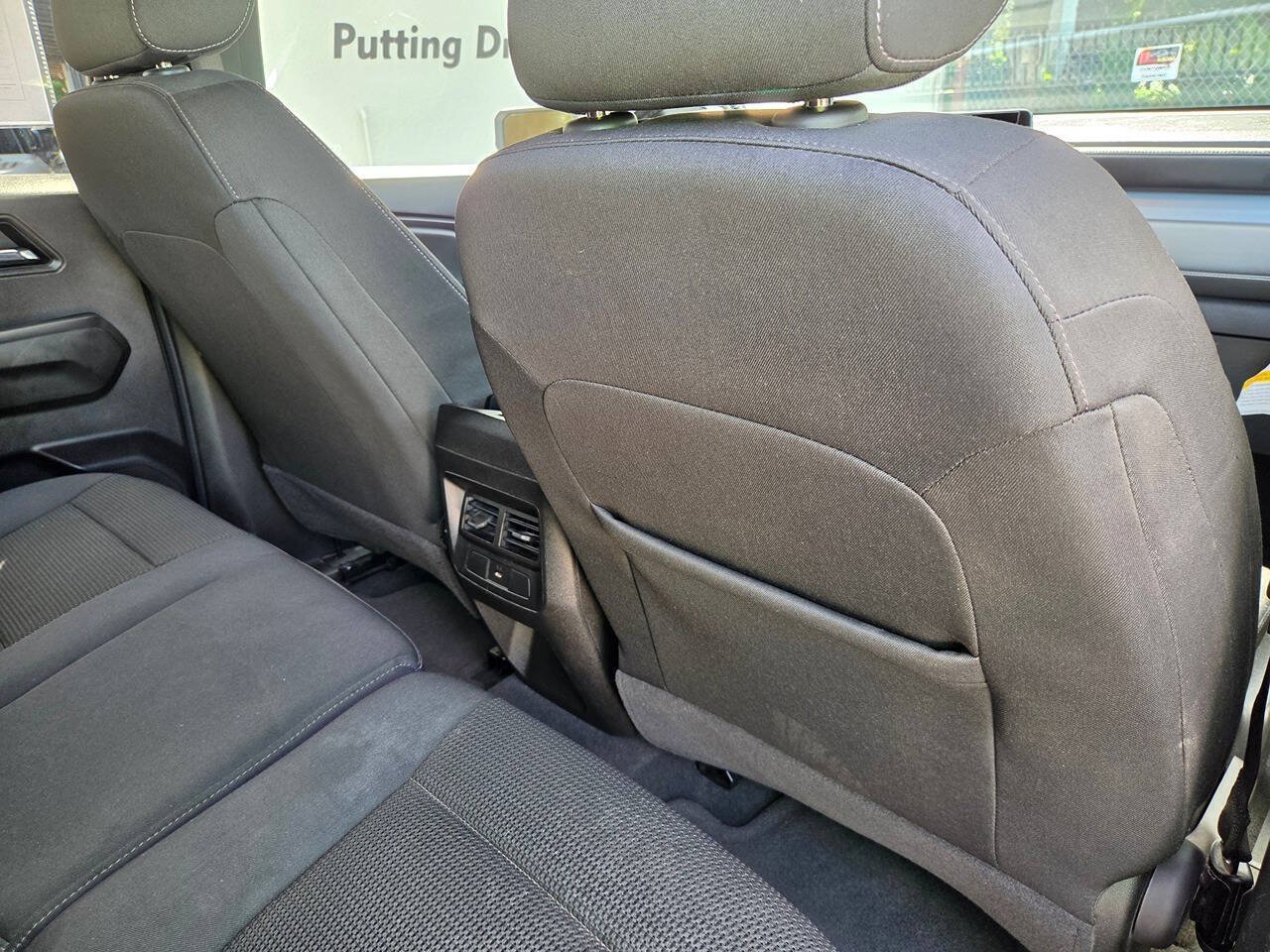 Used 2023 Chevrolet Colorado LT w/ LT Convenience Package AWD/4WD image 12