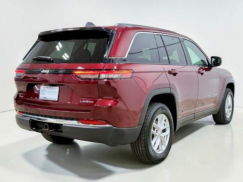 Used 2023 Jeep Grand Cherokee Laredo w/ Luxury Tech Group I AWD/4WD image 13