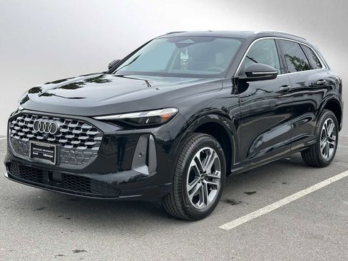 New 2025 Audi Q5 Premium image 1