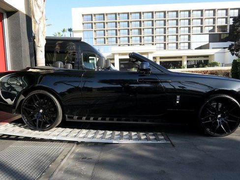 Used 2017 Rolls-Royce Dawn image 57