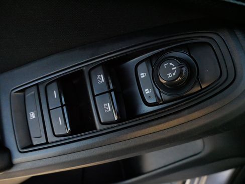 Used 2023 Subaru Crosstrek 2.0i image 19