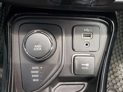 Used 2019 Jeep Compass Latitude AWD/4WD image 21