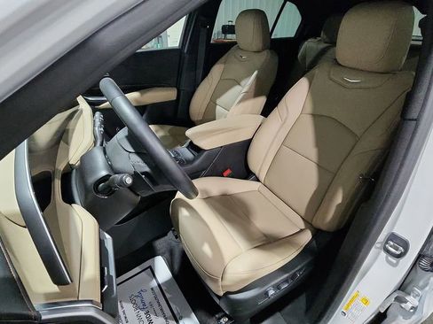 Used 2024 Cadillac XT4 Premium Luxury image 15