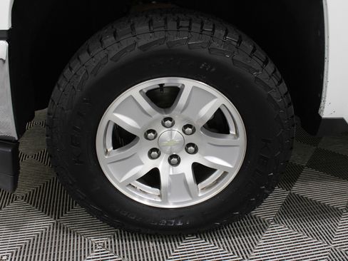 Used 2019 Chevrolet Silverado 1500 LT AWD/4WD image 31