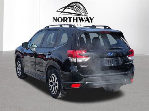 Used 2023 Subaru Forester Premium image 6