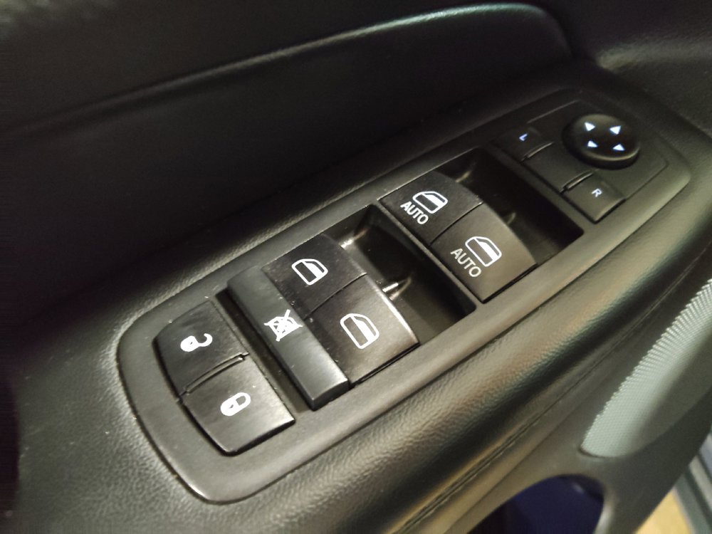 Used 2020 Jeep Grand Cherokee Limited w/ Luxury Group II AWD/4WD image 27