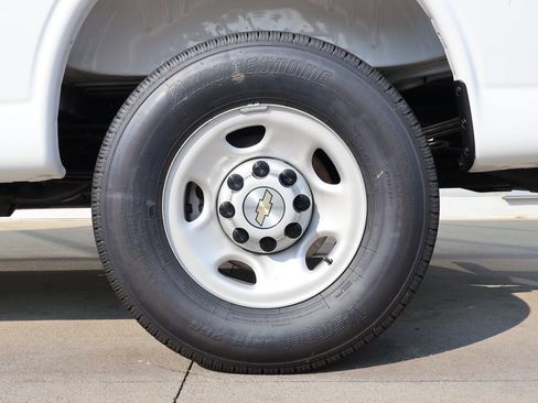 New 2026 Chevrolet Express 2500 w/ Enhanced Convenience Package RWD image 31
