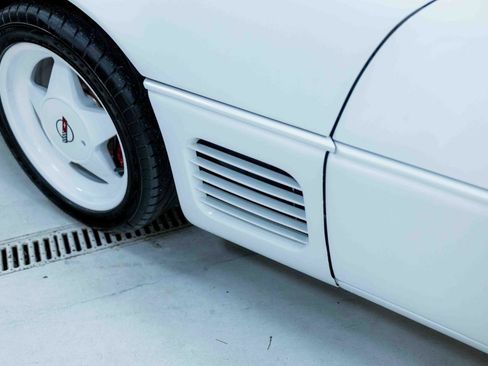 Used 1990 Chevrolet Corvette Convertible image 31