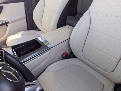 Used 2024 Mercedes-Benz GLC 300 4MATIC image 20