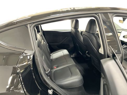 Certified 2023 Tesla Model Y Long Range AWD/4WD image 11