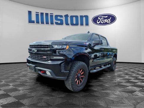 Used 2020 Chevrolet Silverado 1500 LT Trail Boss w/ Midnight Edition image 3