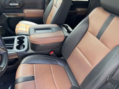 Certified 2022 Chevrolet Silverado 3500 High Country AWD/4WD image 6