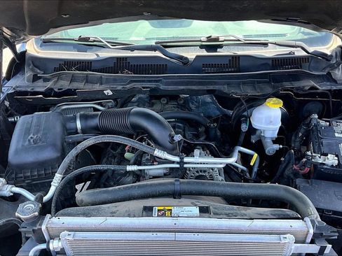 Used 2020 RAM 1500 Classic SLT w/ Luxury Group RWD image 29