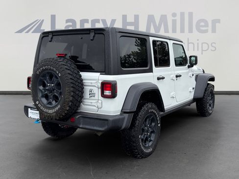 Used 2023 Jeep Wrangler Unlimited w/ Cold Weather Group AWD/4WD image 6