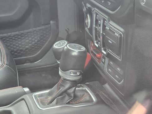 Used 2019 Jeep Wrangler Unlimited Rubicon w/ Dual Top Group image 17