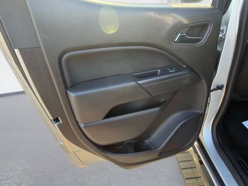 Used 2015 Chevrolet Colorado LT w/ LT Convenience Package RWD image 14