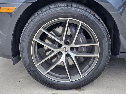 Certified 2026 Porsche Macan AWD/4WD image 14