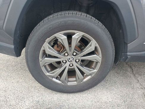 Used 2023 Toyota RAV4 XLE Premium image 4