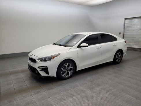 Used 2021 Kia Forte LXS FWD image 2