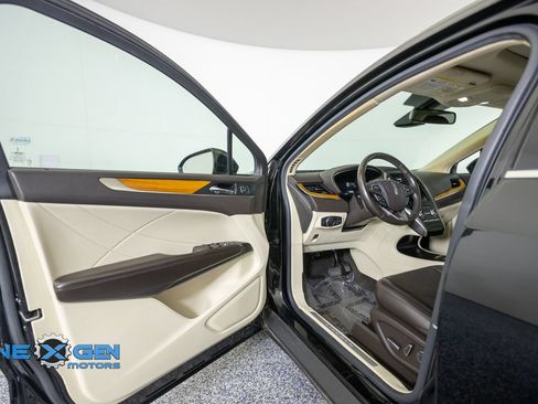 Used 2016 Lincoln MKC Reserve w/ Lincoln MKC Climate Package AWD/4WD image 10