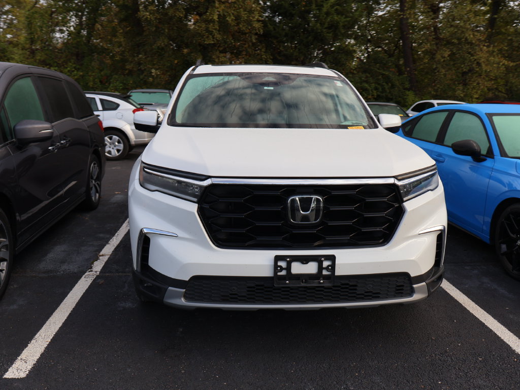 Used 2024 Honda Pilot Touring image 2
