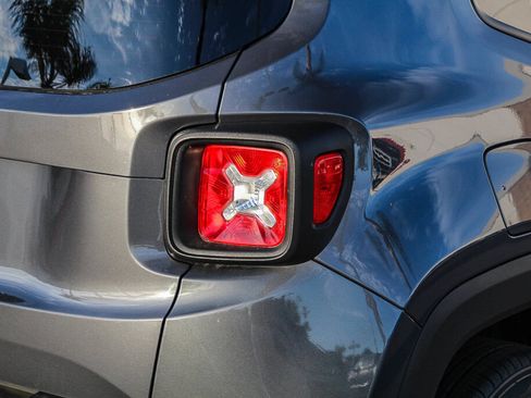 Used 2023 Jeep Renegade Latitude AWD/4WD image 26