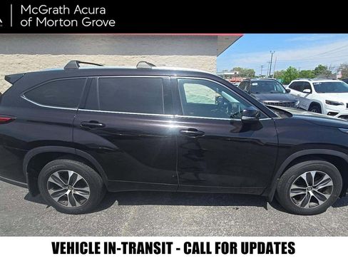 Used 2020 Toyota Highlander XLE AWD/4WD image 1