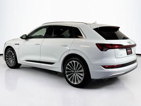 Used 2019 Audi e-tron Prestige w/ Prestige Package image 7