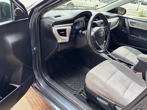 Used 2015 Toyota Corolla LE FWD image 13