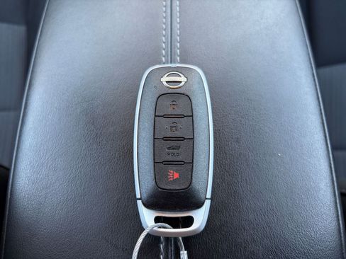 Used 2025 Nissan Sentra SV image 21