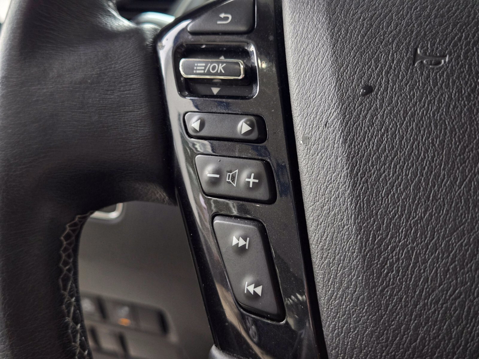 Used 2024 INFINITI QX80 Luxe AWD/4WD image 34