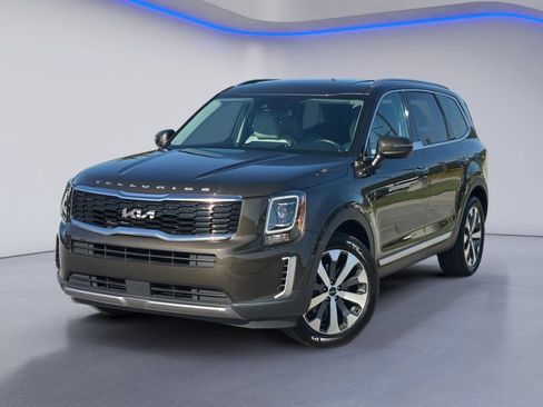 Used 2022 Kia Telluride S AWD/4WD image 2