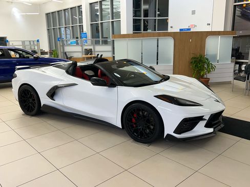 Used 2024 Chevrolet Corvette Stingray Premium Conv w/ Z51 Performance Package image 1